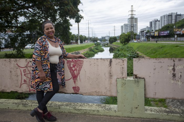 A poeta faz trajeto pela Avenida Ipiranga