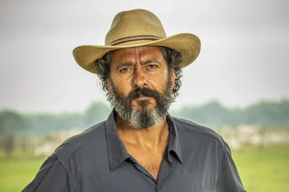 José Leôncio ( Marcos Palmeira ), Pantanal<!-- NICAID(15051238) -->