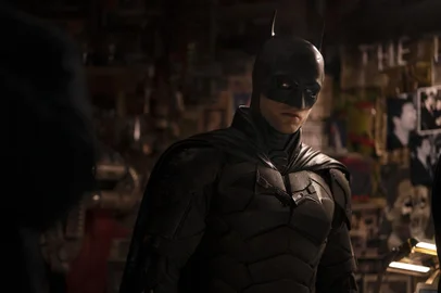 ROBERT PATTINSON as Batman in Warner Bros. Pictures¿ action adventure THE BATMAN, a Warner Bros. Pictures release.COPYRIGHT © 2021 Warner Bros. Entertainment Inc. All Rights Reserved.<!-- NICAID(15030030) -->