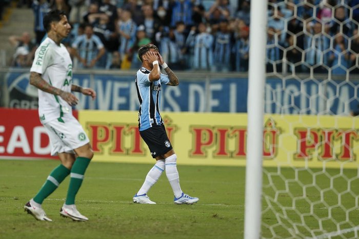 Confira as notas dos jogadores do Grêmio na derrota para a Chapecoense