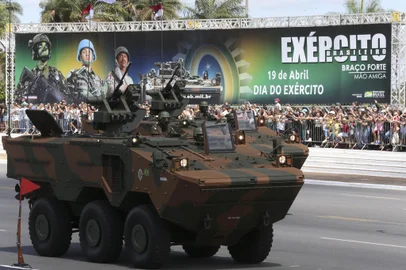 CerimÃ´nia comemorativa do Dia do ExÃ©rcito Cerimônia comemorativa do Dia do Exército.Foto: Antonio Cruz/Agência BrasilLocal: BrasÃ­liaIndexador: Antonio Cruz/AgÃªncia BrasilFonte: AgÃªncia Brasil/Empresa Brasil dFotógrafo: Reporter Fotografico<!-- NICAID(15072251) -->
