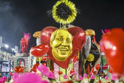 Lins Imperial - Carnaval 2022 Grupo Série Ouro21/04/2022<!-- NICAID(15075783) -->