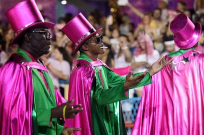 Mangueira - Carnaval 2022 - 22/04/2022 - Grupo Especial. Sambódromo.Terceiro dia do Carnaval 2022Fotógrafo- Alexandre Macieira <!-- NICAID(15076217) -->