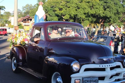 Pré-romaria de carros antigos ao Santuário de Caravaggio, em Farroupilha<!-- NICAID(15076469) -->