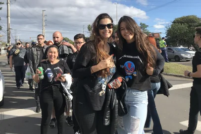 METALLICA EM PORTO ALEGRE:  Débora (39) e Valentina (16), mãe e filha, no primeiro show juntas<!-- NICAID(15088109) -->