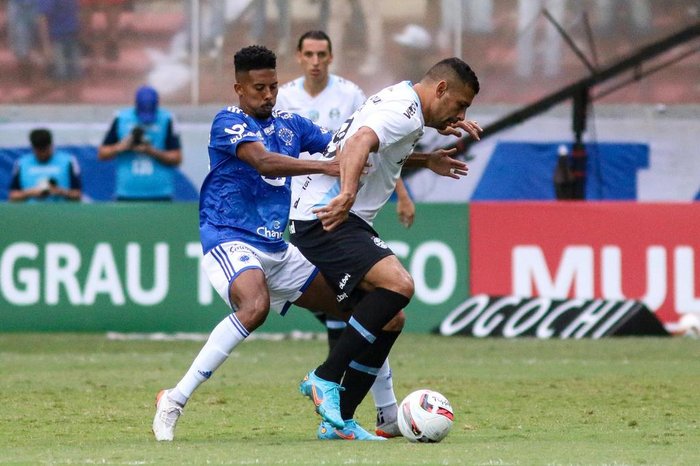 STJD adia julgamento do Grêmio