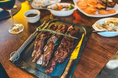 carne, assado, parrilla, vinho, destemperados, porto alegre, hamburguer<!-- NICAID(15085161) -->