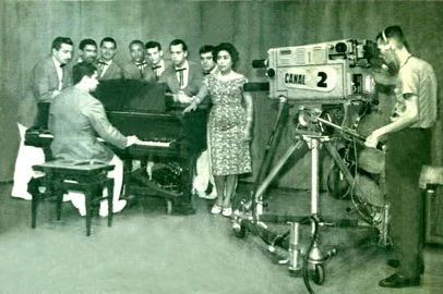 O Conjunto Melódico do Pedrinho na televisão.Indexador: Meus Documentos<!-- NICAID(15093148) -->