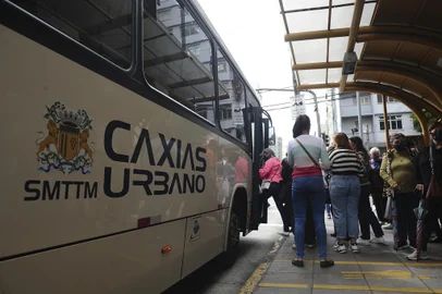 CAXIAS DO SUL, RS, BRASIL, 23/03/2022. Reportagem foi conferir o primeiro dia de funcionamento da tarifa verde no sistema de transporte coletivo. (Bruno Todeschini/Agência RBS)<!-- NICAID(15048722) -->