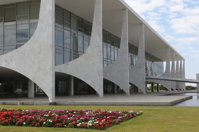 PalÃ¡cio do Planalto na PraÃ§a dos TrÃªs Poderes em BrasÃ­liaPalácio do Planalto na Praça dos Três Poderes em Brasília Foto: Fabio Rodrigues Pozzebom / Agência Brasil/ DivulgaçãoLocal: BrasÃ­liaIndexador: Fabio Rodrigues Pozzebom/AgÃªnciFonte: AgÃªncia Brasil/Empresa Brasil dFotógrafo: Reporter Fotografico<!-- NICAID(14820026) -->