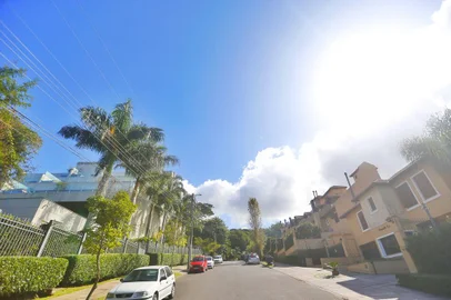 Porto Alegre, RS, Brasil, 13/05/2022 - Ruas mais caras de Porto Alegre. Rua Ana Maltz Knijnik (Três Figueiras). / Foto: Lauro Alves/Agência RBS<!-- NICAID(15095698) -->