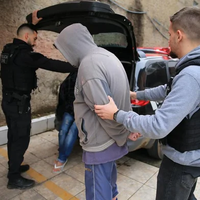 PORTO ALEGRE, RS, BRASIL,  19/05/2022- Presos em Guaíba os assaltantes que roubaram carro forte. Foto: Ronaldo Bernardi / Agencia RBS<!-- NICAID(15100151) -->