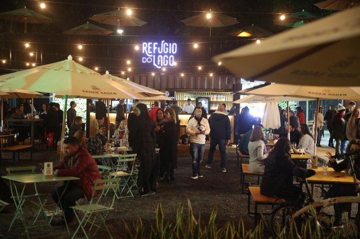 Mesmo com o frio, bastante gente compareceu à inauguração