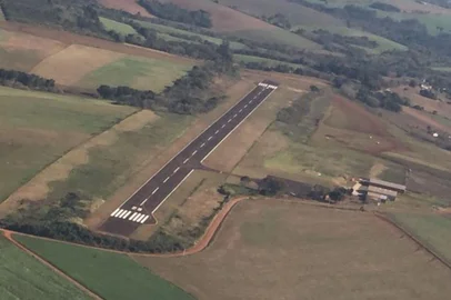 Aeroporto de Santa Rosa<!-- NICAID(15104838) -->
