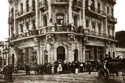 Confeitaria Rocco na inauguração em 1912<!-- NICAID(15104887) -->