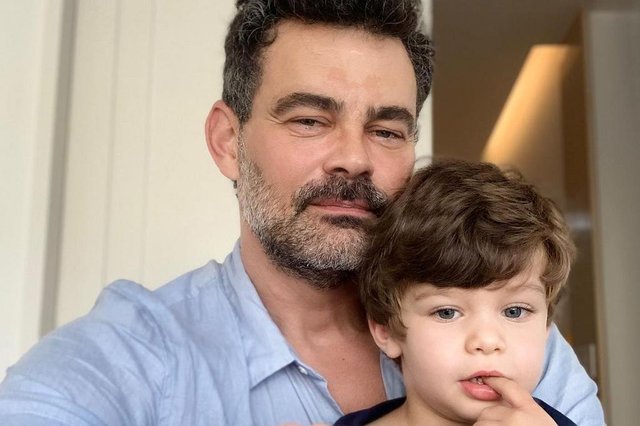 Carmo Dalla Vacchia, 50 anos, e filho, Pedro Rafael, dois anos.<!-- NICAID(15105052) -->