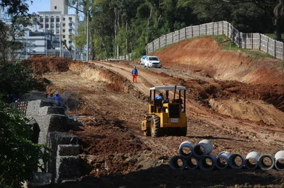 Porto Alegre, RS, Brasil, 25/05/2022 - A Rua Anita Garibaldi está sendo ampliada. As obras vão durar até agosto. - Foto: André Ávila/Agência RBS<!-- NICAID(15106694) -->