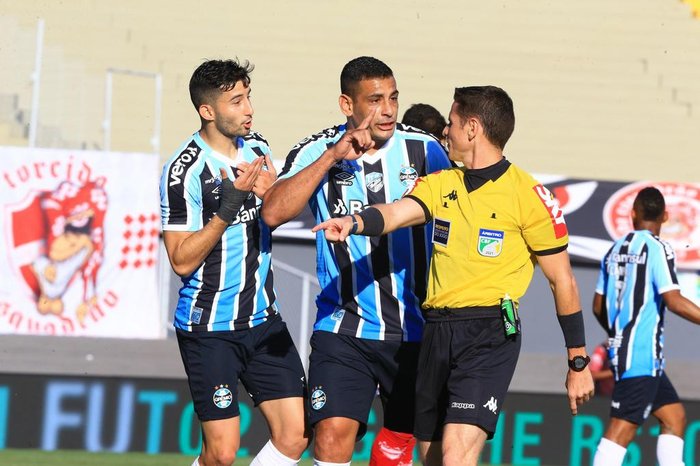 Não assistiu ao jogo? Leia aqui o resumo e ficha técnica da partida entre Vila Nova e Grêmio