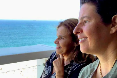 Claudia Rodrigues, 52 anos, ao lado da ex-empresária Adriane Bonato.<!-- NICAID(15117034) -->