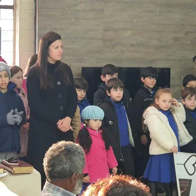 Coral infantojuvenil Estrela da Manhã, da Igreja Assembleia de Deus iniciou projeto Serenatas em casas de acolhimento. Foto no Residencial Santa Dulce<!-- NICAID(15122002) -->