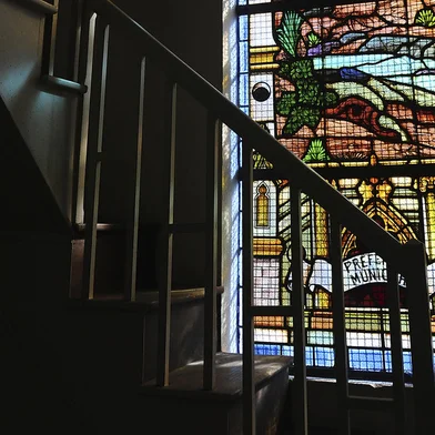 CAXIAS DO SUL, RS, BRASIL, 15/06/2022. Igreja do Santo Sepulcro, na região central de Caxias, para ilustrar a crônica da Tríssia Ordovás. As imagens fazem parte do conjunto de pautas visões sobre a cidade, em comemoração ao aniversário de 132 de Caxias do Sul. (Bruno Todeschini/Agência RBS)<!-- NICAID(15124921) -->