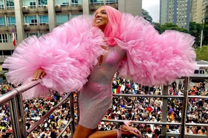 Thelma Assis, parada lgbt+<!-- NICAID(15128160) -->
