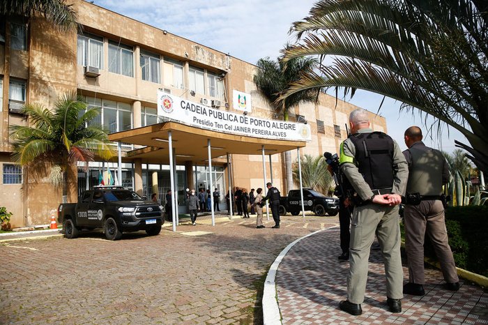 Cerca de mil apenados foram realocados em outras instituições do RS