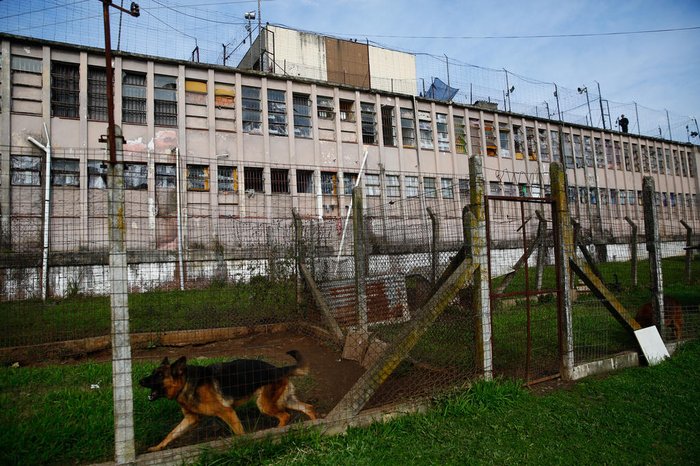 Seis pavilhões serão reconstruídos com prazo de um ano