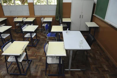 CAXIAS DO SUL, RS, BRASIL, 17/03/2022. Primeiro mês de aulas tem falta de professores e funcionários na rede pública de Caxias do Sul. Na foto, a Escola Estadual de Ensino Médio Maria Araci Trindade Rojas. (Bruno Todeschini/Agência RBS)<!-- NICAID(15043711) -->