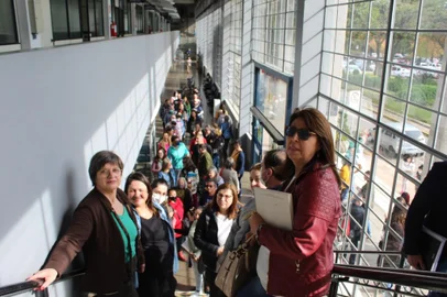Representantes do Sindiserv vão até o gabinete pedir audiência ao prefeito sobre campanha salarial.<!-- NICAID(15141949) -->