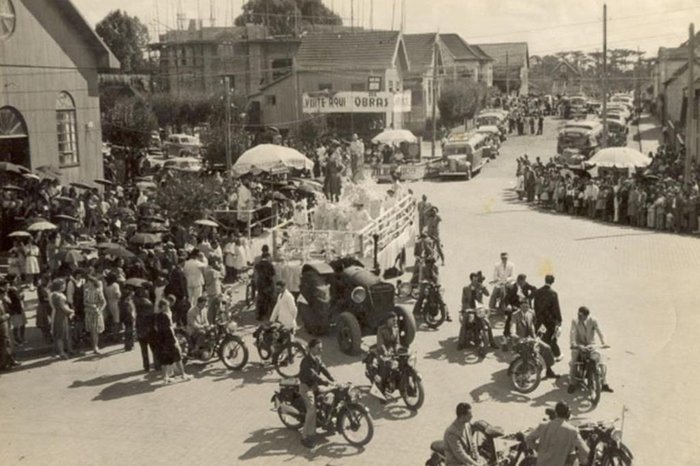 Facebook Caxias Fotos Antigas / reprodução