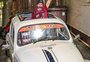 Apaixonado por carros antigos ganha Fusca em sorteio de casa noturna em Caxias 