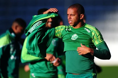 ExhibitionCAXIAS DO SUL, RS, BRASIL, 30/06/2022. Treino do Juventude no estádio Alfredo Jaconi. O Ju enfrenta o Atlético Mineiro no próximo sábado (02/07), pela série A do Campeonato Brasileiro. Na foto, lateral-esquerdo William Matheus. (Porthus Junioir/Agência RBS)Indexador: {Enter your name here}Fonte: {your name} / {your agency name}Fotógrafo: Agency photographer<!-- NICAID(15137016) -->
