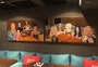Com street art e gatronomia internacional, restaurante aposta na volta do movimento na Rua Padre Chagas