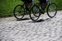 CAXIAS DO SUL, RS, BRASIL, 08/11/2014. Caxienses aproveitam sábado ensolarado para andar de bicicleta na ciclofaixa presente nos Pavilhões da Festa da Uva. (Jonas Ramos/Pioneiro)Indexador: RONI RIGON                          <!-- NICAID(10972080) -->