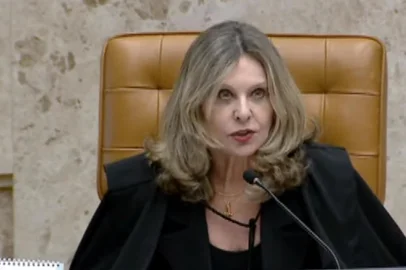 A vice-procuradora-geral da República, Lindôra Araújo, apresentou ao Supremo Tribunal Federal (STF) nesta segunda-feira (25) pedidos de arquivamento de uma série de apurações derivadas das investigações da CPI da Covid. Braço direito do procurador-geral da República, Augusto Aras, Lindôra defende que o STF enterre expedientes que atribuíram ao presidente Jair Bolsonaro supostos crimes de charlatanismo, prevaricação, crime de epidemia, infração de medida sanitária preventiva e emprego irregular de verbas ou rendas públicas.<!-- NICAID(15158112) -->