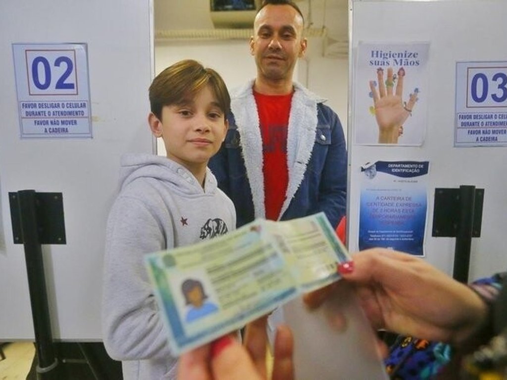 Nova carteira de identidade começa a ser implantada na próxima terça (26)  em Porto Alegre - IGP-RS