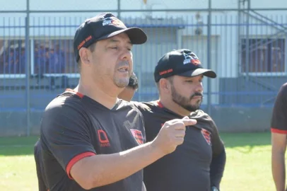 Técnico Lelé do Oeste fala sobre duelo contra o Caxias<!-- NICAID(15160926) -->