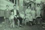 Família de Antonio Vidor e Olga Bonatto em 1961, em Santa Lúcia do Piaí. Da esquerda para a direita, Paulo, Agustinho, o pai Antonio, Jussara, a mãe Olga, Izolde e Hélia.<!-- NICAID(15161808) -->