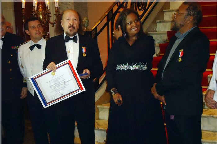 Luiz de Miranda foi homenageado pela Divine Académie Française des Arts Lettres et Culture, em 2013
