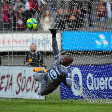 CAXIAS DO SUL, RS, BRASIL, 30/07/2022. SER Caxias x Oeste, partida de volta da segunda fase da Série D do Campeonato Brasileiro. O jogo acontece no estádio Centenário e vale vaga nas oitavas de final da competição. (Bruno Todeschini/Agência RBS)<!-- NICAID(15162731) -->