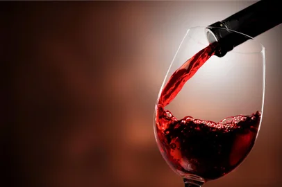 Vinho tinto. Foto: BillionPhotos.com / stock.adobe.comFonte: 220892973<!-- NICAID(15152101) -->