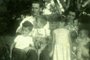 Fiorentino Joaquim Damin e Alayde Ramos de Andrade Damin com os filhos Luiz, Paulo, Glademir e Eliana, em meados dos anos 1960.<!-- NICAID(15175737) -->
