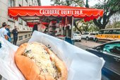 Xis pelo RS: o lanche se tornou um símbolo gastronômico do Estado, confira  cidades que oferecem versões saborosas