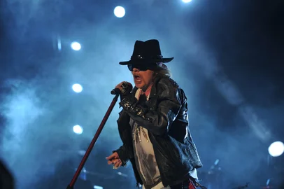 Axl Rose em show do Guns n Roses em Bangalore, em 7 de dezembro de 2012<!-- NICAID(12326788) -->