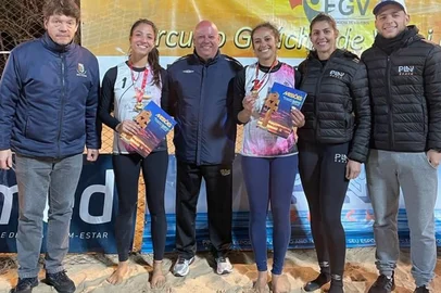 Ketlin Canalle e Gabriela Paiva conquistaram o primeiro lugar sem perder nenhum set<!-- NICAID(15204089) -->