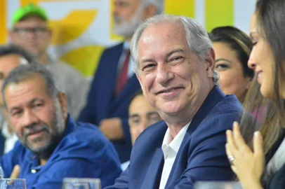 O presidente nacional do PDT, Carlos Lupi, colocou o sucesso do candidato do partido à Presidência da República, Ciro Gomes, na entrevista concedida ao Jornal Nacional, da TV Globo, nesta terça-feira (23), como um ¿ponto de virada¿ nas eleições de 2022. Para o pedetista, a repercussão mostra que a ¿disputa está aberta¿ e a sociedade está ¿valorizando quem realmente tem propostas para recuperar o Brasil¿.<!-- NICAID(15209090) -->