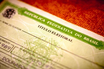August 12, 2021, Brazil. In this photo illustration the Voter License (TÃ­tulo Eleitoral). It is a document that proves that the person is able to vote in Brazil elections. Photo election vote card (voter id) - Rafael Henrique/stock.adobe.comIndexador: Rafael Henrique _ F O T O G R A Fonte: 451599918<!-- NICAID(15209725) -->