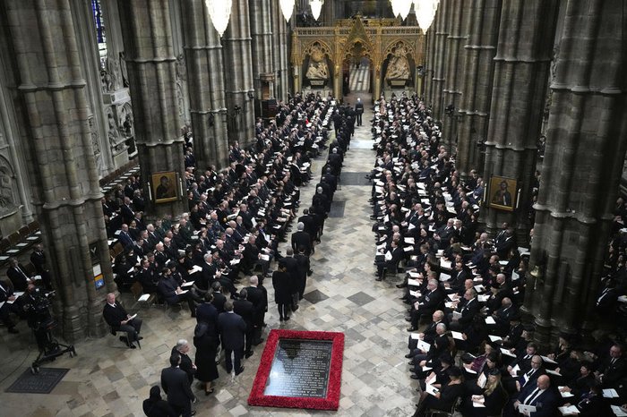 Convidados na Abadia de Westminster, durante o funeral