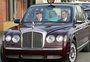 Estatueta de São Jorge era colocada em carro que transportava rainha Elizabeth II em eventos oficiais